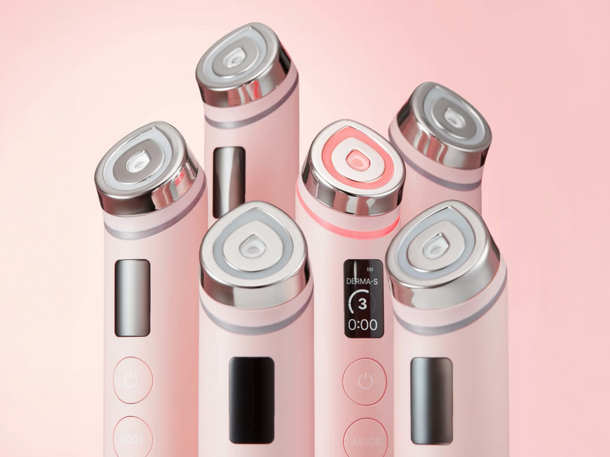 The Medicube Age-R Booster Pro skincare device, a Korean beauty tech tool that uses EMS, LED therapy, microcurrent and electroporation to support glow, firmness and product absorption